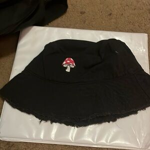 Mushroom bucket hat worn once or twice great gift for anyone who likes mushrooms
